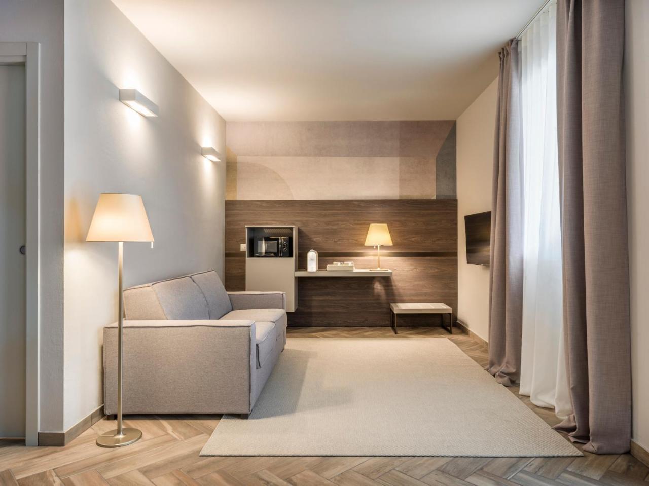 Bed & Breakfast La Home And Apartments モニーガ・デル・ガルダ エクステリア 写真